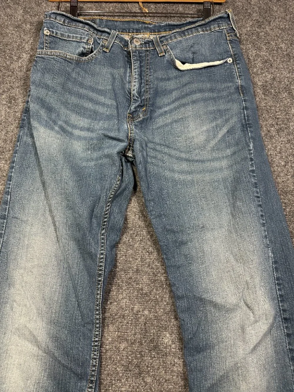 Levis 505 Jeans Mens 34 X 35 Medium Wash Cotton Stretch Straight Leg Pockets
